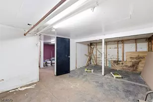 28 Monticello Ave, Newark, NJ 07106 - Photo 22