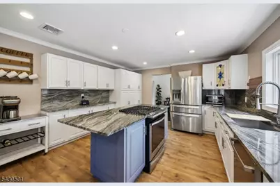 54 Canterbury Dr, Scotch Plains Township, NJ 07076 - Photo 4