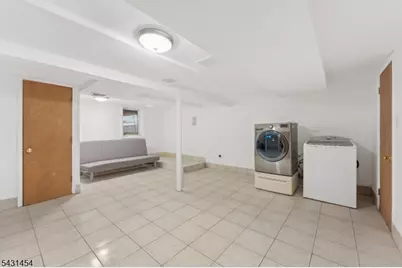 147 Clinton Ave, Clifton, NJ 07011 - Photo 20