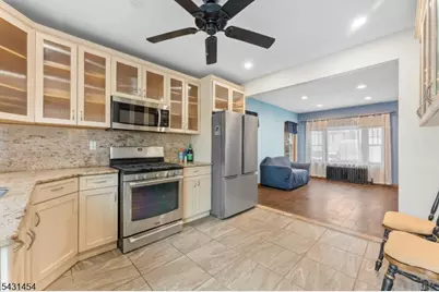 147 Clinton Ave, Clifton, NJ 07011 - Photo 8