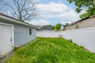 147 Clinton Ave, Clifton, NJ 07011 - Photo 28
