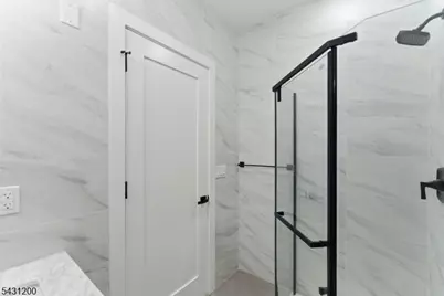 649 38th St, Union City, NJ 07087 - Photo 22