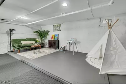 18 Gardiner Pl, Montclair, NJ 07042 - Photo 30