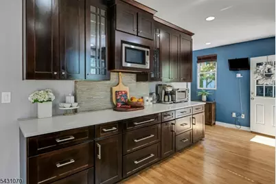 18 Gardiner Pl, Montclair, NJ 07042 - Photo 14