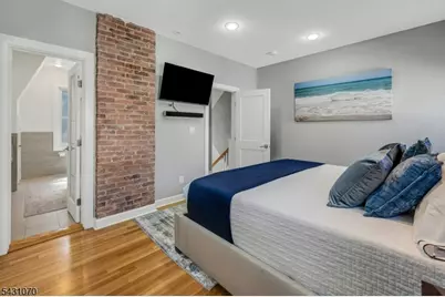 18 Gardiner Pl, Montclair, NJ 07042 - Photo 18