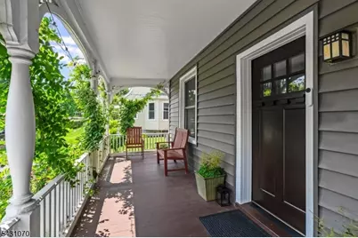 18 Gardiner Pl, Montclair, NJ 07042 - Photo 4