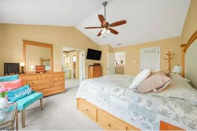 110 Warbler Dr, Wayne, NJ 07470 - Photo 18