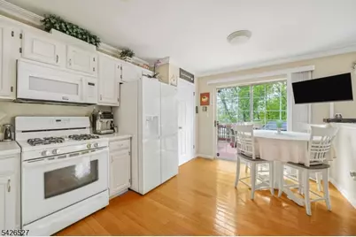 110 Warbler Dr, Wayne, NJ 07470 - Photo 14