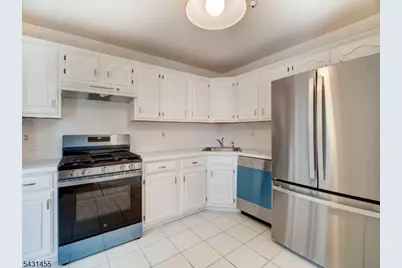 114 Potomac Dr #114, Bernards Township, NJ 07920 - Photo 4