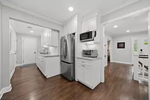 13 Laurel Pl, Chester, NJ 07930 - Photo 12