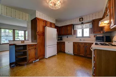 8 Duncan Ave, Pequannock Township, NJ 07440 - Photo 6