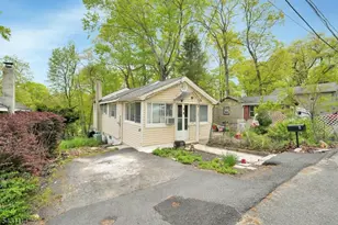 8 Cornell Way, Hopatcong, NJ 07843 - Photo 2