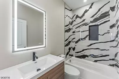 28 Grove Ter, Irvington, NJ 07111 - Photo 18