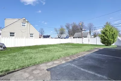 64 Chestnut St, Belleville, NJ 07109 - Photo 22