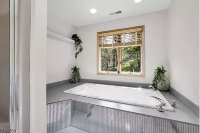 70 Forest Hills Way, Cedar Grove Twp., NJ 07009 - Photo 34