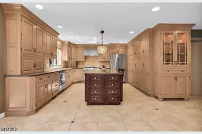 70 Forest Hills Way, Cedar Grove Twp., NJ 07009 - Photo 12