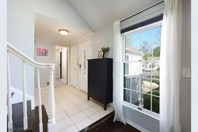 10 Plymouth Ct, Bernards Township, NJ 07920 - Photo 2
