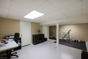 10 Plymouth Ct, Bernards Township, NJ 07920 - Photo 18