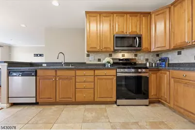 27 Patriots Path, South Bound Brook Boro, NJ 08880 - Photo 12