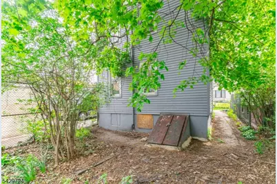 11 Sunset Ave, Newark, NJ 07106 - Photo 14