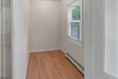 884 S 15th St, Newark, NJ 07108 - Photo 8
