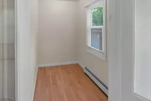 884 S 15th St, Newark, NJ 07108 - Photo 8