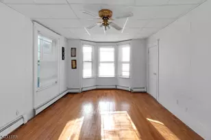 884 S 15th St, Newark, NJ 07108 - Photo 12