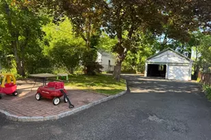 19 Rosedale Ave, Millburn, NJ 07041 - Photo 4