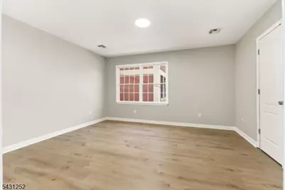 18 E Kinney St, Newark, NJ 07102 - Photo 8
