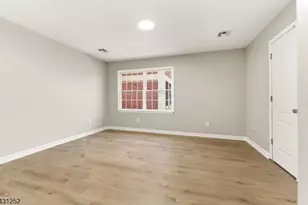 18 E Kinney St, Newark, NJ 07102 - Photo 8