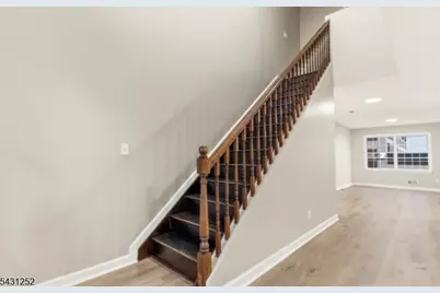 18 E Kinney St, Newark, NJ 07102 - Photo 4