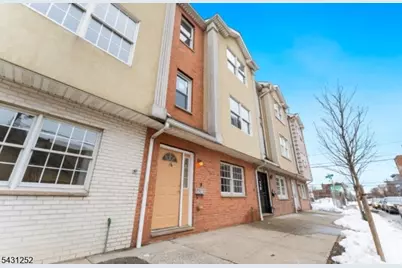 18 E Kinney St, Newark, NJ 07102 - Photo 1