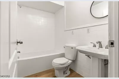 18 E Kinney St, Newark, NJ 07102 - Photo 10