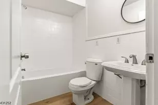 18 E Kinney St, Newark, NJ 07102 - Photo 10