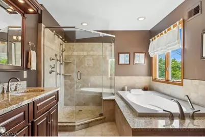 31 Copper Penny Rd, Raritan Township, NJ 08822 - Photo 24