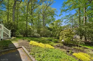 19 Greenbriar Dr, Summit, NJ 07901 - Photo 26