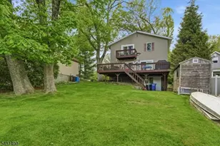 32 W Lakeview Trail, Jefferson Township, NJ 07885 - Photo 2
