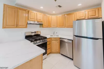 323 Jackson St #301, Hoboken, NJ 07030 - Photo 14