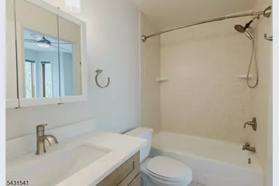 323 Jackson St #301, Hoboken, NJ 07030 - Photo 16