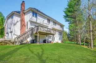 1 Bell Ct, Chester, NJ 07930 - Photo 32