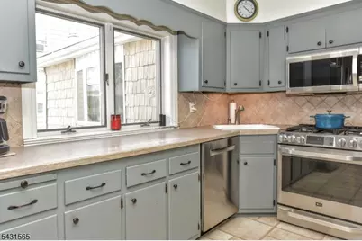 247 Grove St, Lodi, NJ 07644 - Photo 4