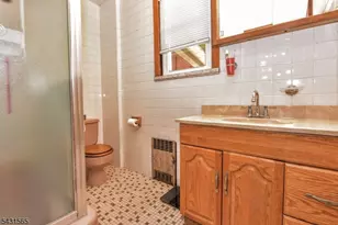 247 Grove St, Lodi, NJ 07644 - Photo 8