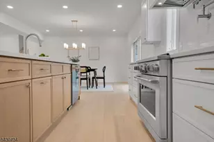 24 Etmore Pl, New Providence, NJ 07974 - Photo 8