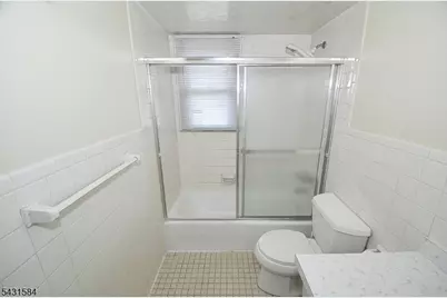 314 Kennedy Dr, Linden, NJ 07036 - Photo 28