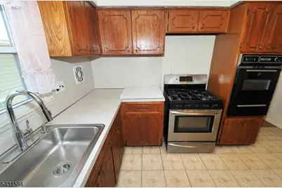 314 Kennedy Dr, Linden, NJ 07036 - Photo 22