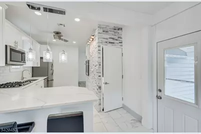 23 Wall St, Cranford Township, NJ 07016 - Photo 12