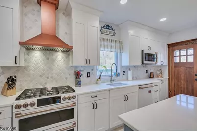 302 Mountainview Ter, Dunellen, NJ 08812 - Photo 18