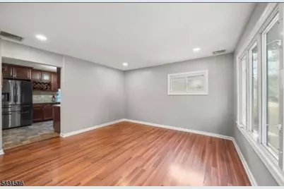 136 Haroldson Pl, Pompton Lakes, NJ 07442 - Photo 4
