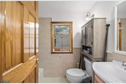 136 Haroldson Pl, Pompton Lakes, NJ 07442 - Photo 12