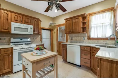 77 Livingston Ave, New Providence, NJ 07974 - Photo 10